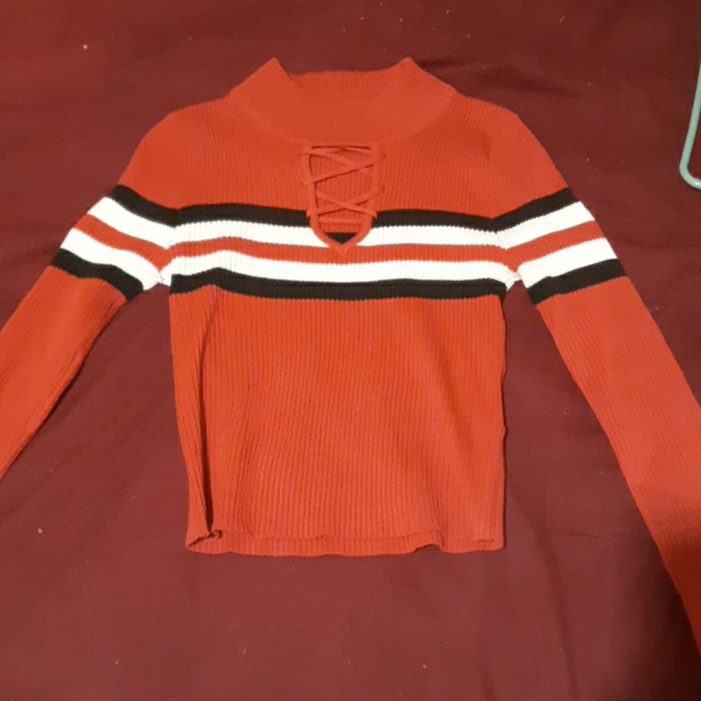 Long sleeve crop top